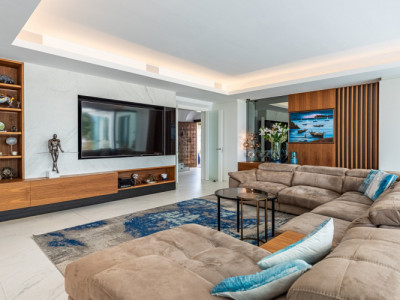 Villa en venta en El Capricho, Marbella Golden Mile