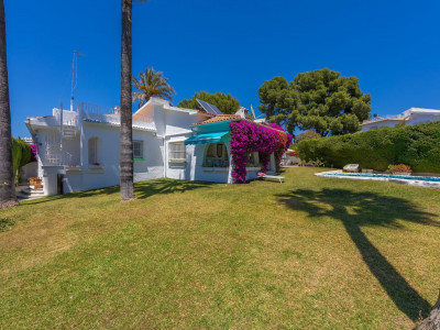 Villa en venta en Guadalmina Alta, San Pedro de Alcantara