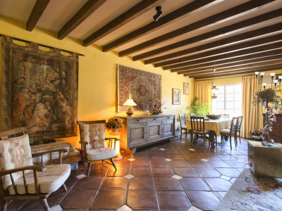 Adosado en venta en Benahavis Centro, Benahavis