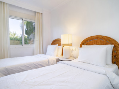 Erdgeschosswohnung zum Verkauf in La Dama de Noche, Nueva Andalucia