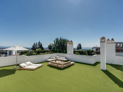 Zweistöckiges Penthouse zum Verkauf in Benahavis