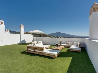 Zweistöckiges Penthouse zum Verkauf in Benahavis