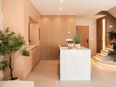 Adosado en venta en Azalea Beach, Marbella - Puerto Banus