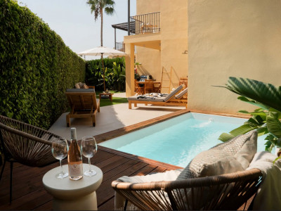 Adosado en venta en Azalea Beach, Marbella - Puerto Banus