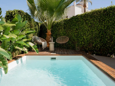 Adosado en venta en Azalea Beach, Marbella - Puerto Banus