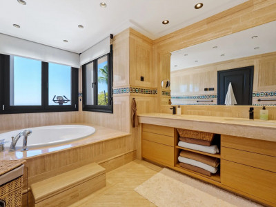 Duplex Penthouse à vendre à Monte Paraiso Country Club, Marbella Golden Mile