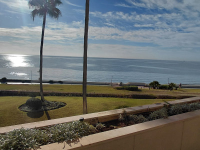 Apartamento en venta en Los Granados Playa, Estepona