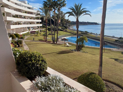 Apartamento en venta en Los Granados Playa, Estepona