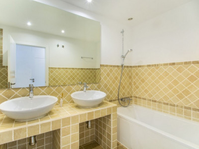 Apartamento Planta Baja en venta en Selwo, Estepona