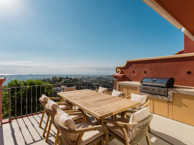 Duplex Penthouse for sale in Monte Halcones, Benahavis