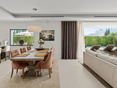 Villa for sale in Linda Vista Baja, San Pedro de Alcantara