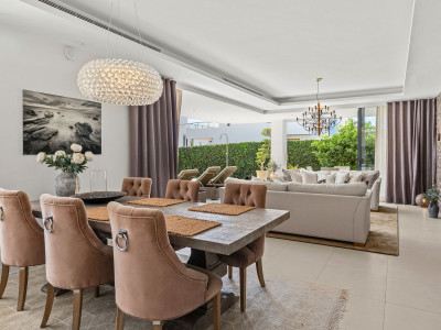 Villa for sale in Linda Vista Baja, San Pedro de Alcantara