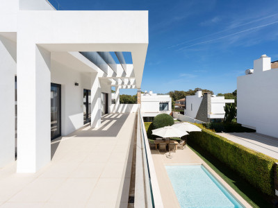 Villa for sale in Linda Vista Baja, San Pedro de Alcantara