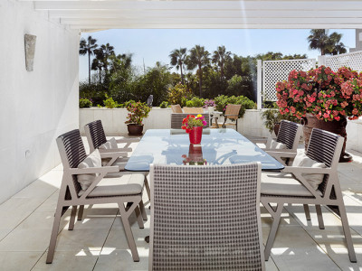 Zweistöckiges Penthouse zum Verkauf in Los Granados Golf, Nueva Andalucia