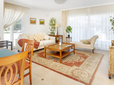 Zweistöckiges Penthouse zum Verkauf in Los Granados Golf, Nueva Andalucia