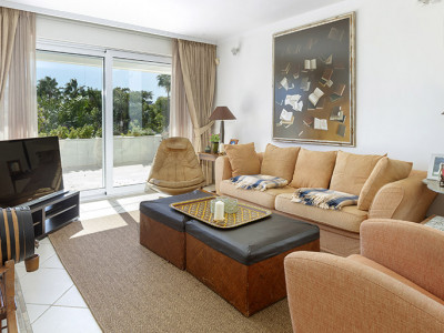 Zweistöckiges Penthouse zum Verkauf in Los Granados Golf, Nueva Andalucia