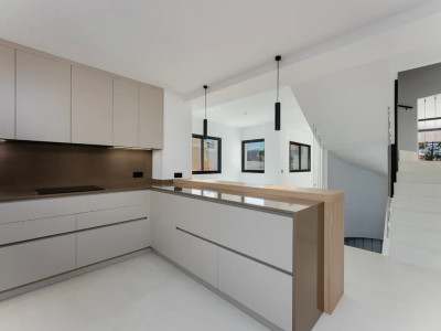 Villa for sale in Costalita, Estepona