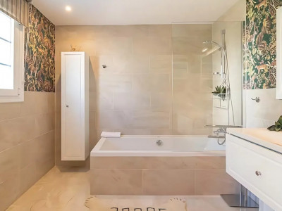 Villa for sale in Paraiso Alto, Benahavis