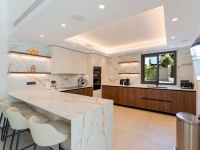 Вилла в продаже в La Cerquilla, Новая Андалусия