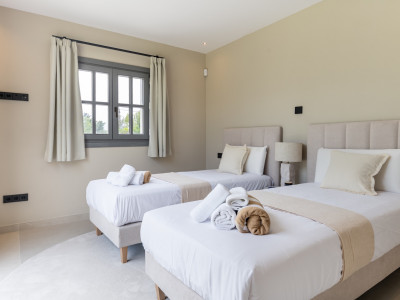 Вилла в продаже в Atalaya Golf, Эстепона