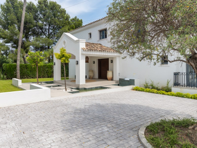 Вилла в продаже в Atalaya Golf, Эстепона