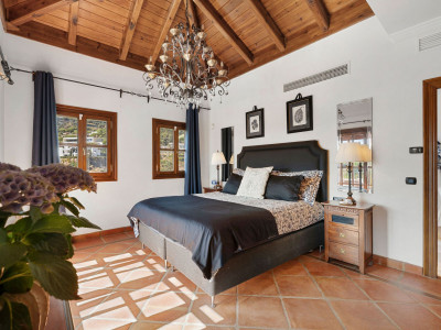 Вилла в продаже в El Madroñal, Бенахавис