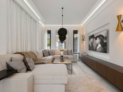 Вилла в продаже в El Madroñal, Бенахавис