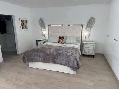 Villa en venta en Puerto Romano, Estepona