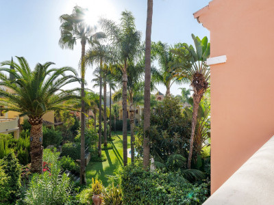 Таунхаус в продаже в Jardines de las Lomas, Золотая Миля