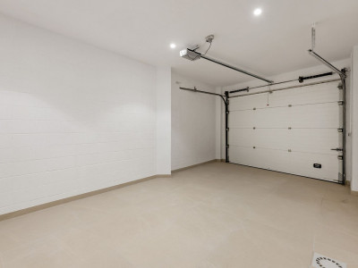 Таунхаус в продаже в Jardines de las Lomas, Золотая Миля