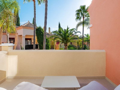 Таунхаус в продаже в Jardines de las Lomas, Золотая Миля