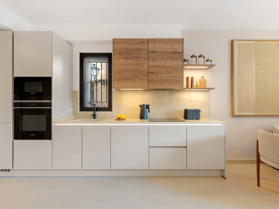 Таунхаус в продаже в Jardines de las Lomas, Золотая Миля