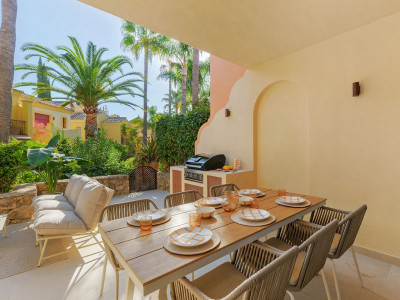 Таунхаус в продаже в Jardines de las Lomas, Золотая Миля