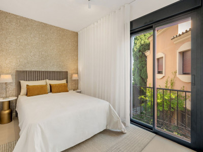 Таунхаус в продаже в Jardines de las Lomas, Золотая Миля