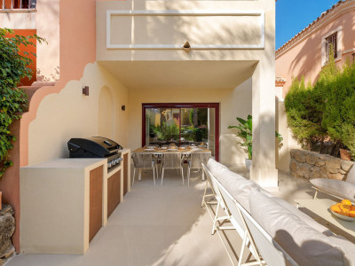 Таунхаус в продаже в Jardines de las Lomas, Золотая Миля