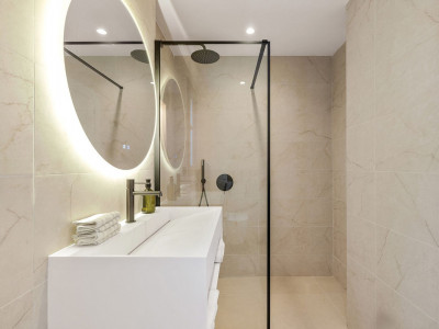 Таунхаус в продаже в Jardines de las Lomas, Золотая Миля