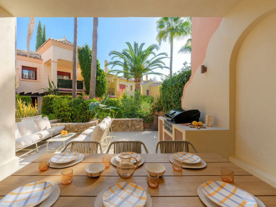 Таунхаус в продаже в Jardines de las Lomas, Золотая Миля