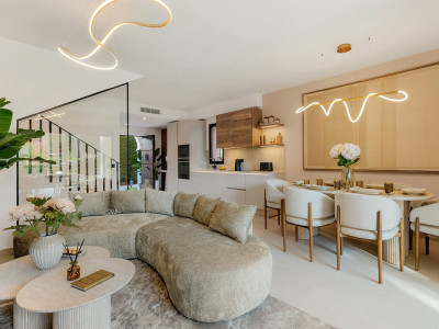 Таунхаус в продаже в Jardines de las Lomas, Золотая Миля