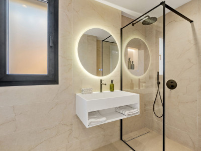 Таунхаус в продаже в Jardines de las Lomas, Золотая Миля