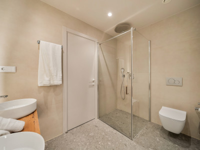 Апартамент на нижнем этаже в продаже в Magna Marbella, Новая Андалусия