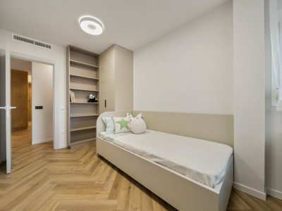 Апартамент на нижнем этаже в продаже в Magna Marbella, Новая Андалусия