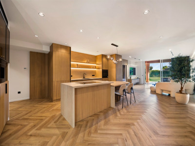 Апартамент на нижнем этаже в продаже в Magna Marbella, Новая Андалусия