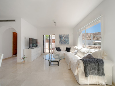 Пентхаус дуплекс в продаже в Los Pinos de Aloha, Новая Андалусия