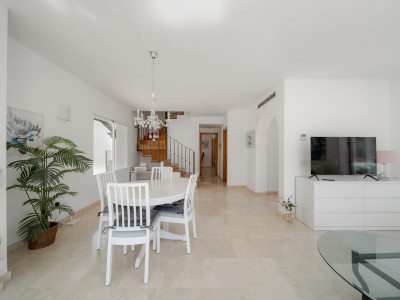 Пентхаус дуплекс в продаже в Los Pinos de Aloha, Новая Андалусия