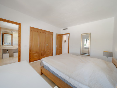 Пентхаус дуплекс в продаже в Los Pinos de Aloha, Новая Андалусия