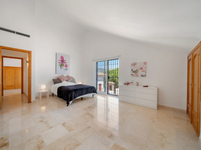 Пентхаус дуплекс в продаже в Los Pinos de Aloha, Новая Андалусия