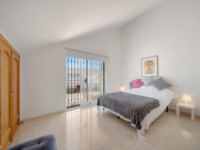 Пентхаус дуплекс в продаже в Los Pinos de Aloha, Новая Андалусия