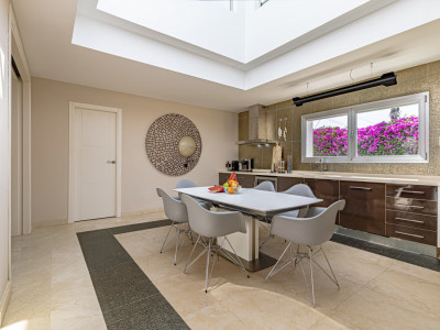 Вилла в продаже в El Rosario, Восточная Марбелья