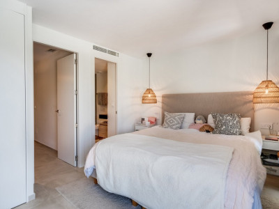 Villa for sale in Nueva Andalucia