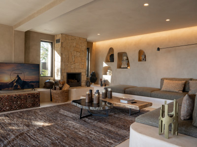 Villa for sale in Selwo, Estepona